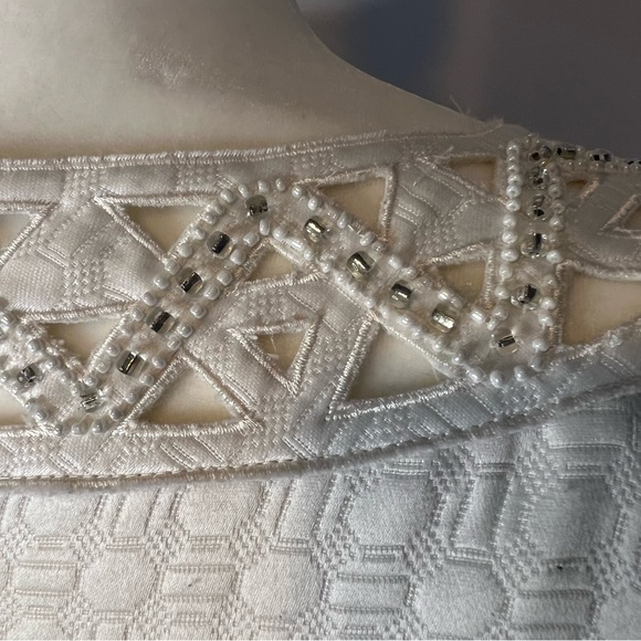 Antonio Melani, size 6, white , pearl and bead accents - Picture 4 of 6